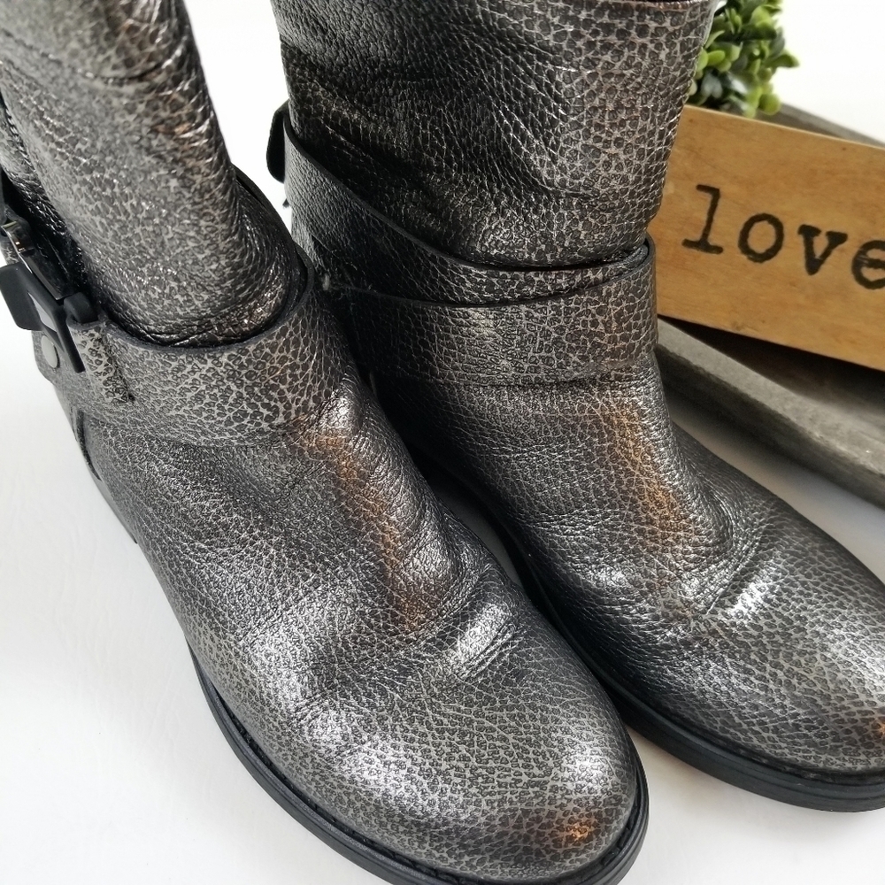Aquatalia silver pewter leather moto zipper booties women's size 7 made in Italy - Picture 3 of 8